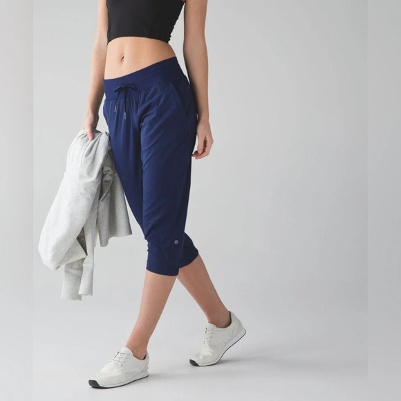 Lululemon Studio Crop II in Hero Blue size 8 - Picture 2 of 9